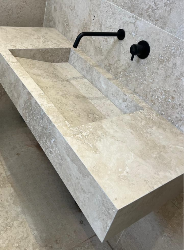 "VASQUE PLANCIA 120 cm
Effet Beton  clair finition MAT 
LAVABO CENTRÉ "
